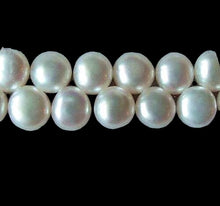 Load image into Gallery viewer, 10 top-Drilled Creamy White Fresh Water Pearls 4762