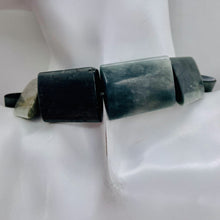 Load image into Gallery viewer, Wild Cat's Eye Chrysoberyl Quartz 36x25mm Pendant Bead Strand 107521