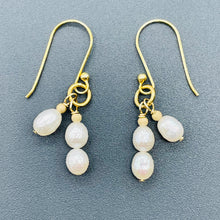 Load image into Gallery viewer, Stunning Faceted White Pearls with 14Kgf Earrings 300650
