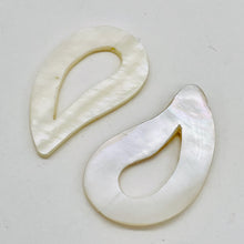 Load image into Gallery viewer, Picture Frame! 2 Mother of Pearl Beads 009582