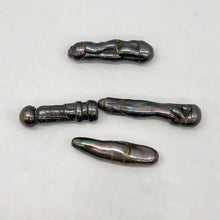 Load image into Gallery viewer, 2 Amazing Peacock Freshwater Pearl Beads 8066