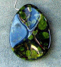 Load image into Gallery viewer, 1 Peridot Jasper Wavy Briolette Pendant Bead 006700
