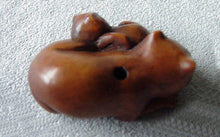 Load image into Gallery viewer, Mommy & Baby Carved Kitty Cats Boxwood Ojime/Netsuke Bead - PremiumBead Alternate Image 3
