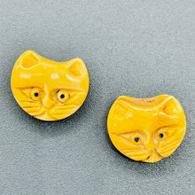 Load image into Gallery viewer, Cozy 2 Hand Carved Kitty Cat Pendant 14x16x9mm Beads 8631B