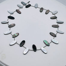 Load image into Gallery viewer, 5 Tahitian Mother of Pearl Shell 18x8mm Oval Drop Beads 4342