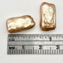 Load image into Gallery viewer, 2 Champagne Rectangle Coin FW Pearls 4459
