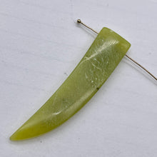 Load image into Gallery viewer, 1 Chartreuse Serpentine Jade 48x13x5mm Claw Bead 8948C