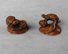 Load image into Gallery viewer, Carved Boxwood Turtle On Lilypad Ojime/Netsuke Bead - PremiumBead Alternate Image 3