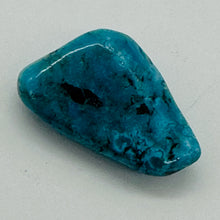 Load image into Gallery viewer, 1 Vibrant USA Blue Turquoise Pendant Bead 7538
