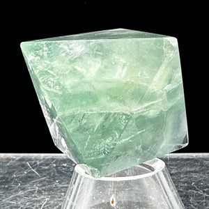 Fluorite Double Pyramid Figurine | 1 Display Figurine | | 36x36x36mm | Green