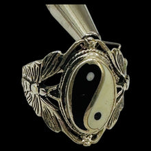 Load image into Gallery viewer, Yin Yang Black Agate Mother of Pearl Butterfly Sterling Silver Ring Size 6
