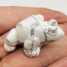Load image into Gallery viewer, Frog Carved Howlite Statue | 1 Figurine | | 40x36x20mm | White. Gray
