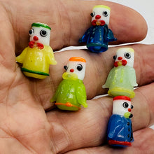 Load image into Gallery viewer, 5 Hand Made Glass Lampwork Robot People 23x25x12mm Beads 7593
