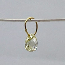 Load image into Gallery viewer, 0.22cts Natural Canary 3x3x2mm Diamond &amp; 18K Gold Pendant 8798F
