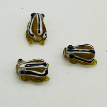 Load image into Gallery viewer, Frog Lampwork Glass Jumping Frogs Beads | 17x12x9mm | Yellow Clear | 3 Beads |
