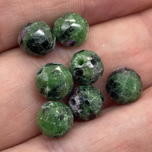 Load image into Gallery viewer, 7 Ruby Zoisite 8mm Faceted Beads 10489
