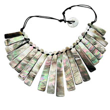 Load image into Gallery viewer, Elegant Tahitian Mother of Pearl Shell 15 to 17 inch Collar Necklace 107216
