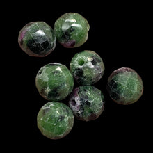 Load image into Gallery viewer, 7 Ruby Zoisite 8mm Faceted Beads 10489
