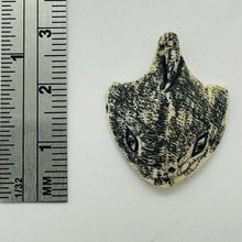 Load image into Gallery viewer, Manta Ray Scrimshaw Pendant Bead | 26x21x5mm | Cream, Black | 1 Bead |
