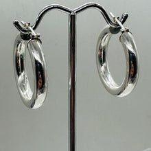 Load image into Gallery viewer, Sleek! Sterling Silver Hinged 25mm Hoop Earrings 9770

