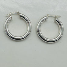 Load image into Gallery viewer, Sleek! Sterling Silver Hinged 25mm Hoop Earrings 9770
