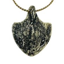 Load image into Gallery viewer, Manta Ray Scrimshaw Pendant Bead | 26x21x5mm | Cream, Black | 1 Bead |
