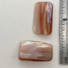 Load image into Gallery viewer, 2 Beads of Natural Dark Pink Mussel Shell Beads 4324

