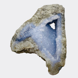 Chalcedony 231g Natural | 4x2 1/2x1x1/2" | Blue White Gray | 1 Specimen