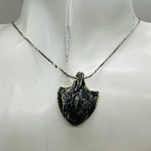 Load image into Gallery viewer, Manta Ray Scrimshaw Pendant Bead | 26x21x5mm | Cream, Black | 1 Bead |
