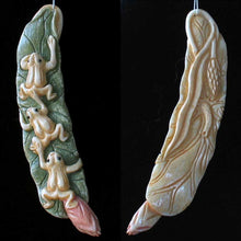 Load image into Gallery viewer, Hand Carved Frogs On Lotus Leaf Pendant Bead | 3" Long| Green, Red, Cream |
