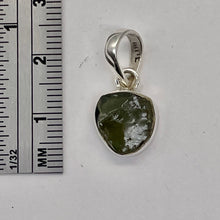 Load image into Gallery viewer, Moldavite 9.731ct Sterling Silver Round Pendant | 3/4&quot; Long | Green | 1 Pendant|
