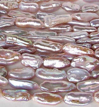Load image into Gallery viewer, Natural Lavender 15x7.5x5-21.5x8.5x6mm Pearl Strand | 18 Pearls |
