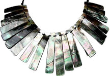 Load image into Gallery viewer, Elegant Tahitian Mother of Pearl Shell 15 to 17 inch Collar Necklace 107216

