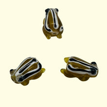 Load image into Gallery viewer, Frog Lampwork Glass Jumping Frogs Beads | 17x12x9mm | Yellow Clear | 3 Beads |
