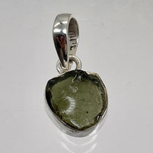 Load image into Gallery viewer, Moldavite 9.731ct Sterling Silver Round Pendant | 3/4&quot; Long | Green | 1 Pendant|
