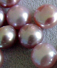 Load image into Gallery viewer, Natural Lavender Pearl (1) Pair 8.5mm 1/2 Drilled 003914

