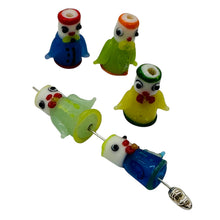 Load image into Gallery viewer, 5 Hand Made Glass Lampwork Robot People 23x25x12mm Beads 7593
