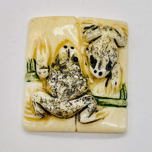 Load image into Gallery viewer, Mommy Baby Frog Square Pendant Bead | 35x30x6mm | Black White | 1 Bead |
