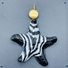 Load image into Gallery viewer, Sardonyx 14K Gold Filled Starfish Pendant | 3&quot; Long | Black White | 1 Pendant |
