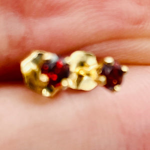 Garnet 14K Gold Faceted 3mm Round Post Earrings | 3mm | Red | 1 Pair |