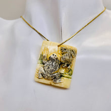 Load image into Gallery viewer, Mommy Baby Frog Square Pendant Bead | 35x30x6mm | Black White | 1 Bead |
