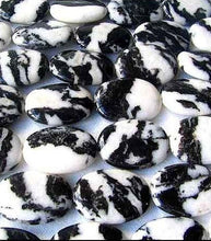 Load image into Gallery viewer, 1 Black &amp; White Zebra Agate Oval Bead 008612 - PremiumBead Primary Image 1
