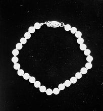 Load image into Gallery viewer, Creamy White 5mm FW Pearl &amp; Silver 7&quot; Bracelet 9916A
