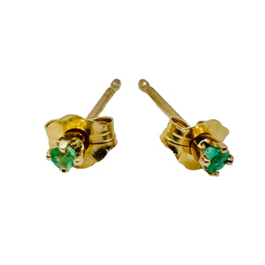 Emerald 14K Gold 2mm Round Stud Earrings | 2mm | Green | 1 Pair |