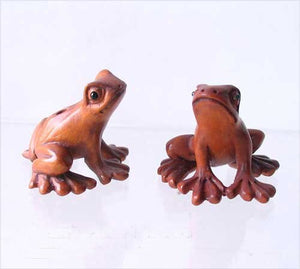 Ribbit Carved Boxwood Signed Tree Frog Ojime/Netsuke Bead | 18x26x21mm | Brown - PremiumBead Alternate Image 3