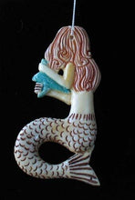 Load image into Gallery viewer, Scrimshaw Mermaid with Starfish Centerpiece Bead 10404E - PremiumBead Alternate Image 3
