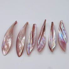 Load image into Gallery viewer, Designer Blade Cut Pink Mussel Shell Pendant Bead 4423D
