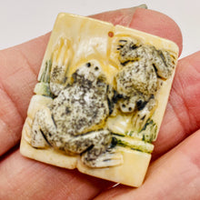 Load image into Gallery viewer, Mommy Baby Frog Square Pendant Bead | 35x30x6mm | Black White | 1 Bead |
