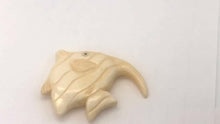 Load and play video in Gallery viewer, Waterbuffalo Bone Tropical Fish | 36.5x34x6mm | Cream | 1 Bead }
