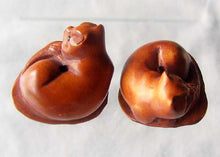 Load image into Gallery viewer, Carved Boxwood Kitty Cat On Clam Shell Ojime/Netsuke Bead - PremiumBead Alternate Image 2

